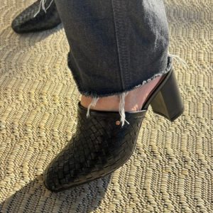 Mule Tramado Preto
